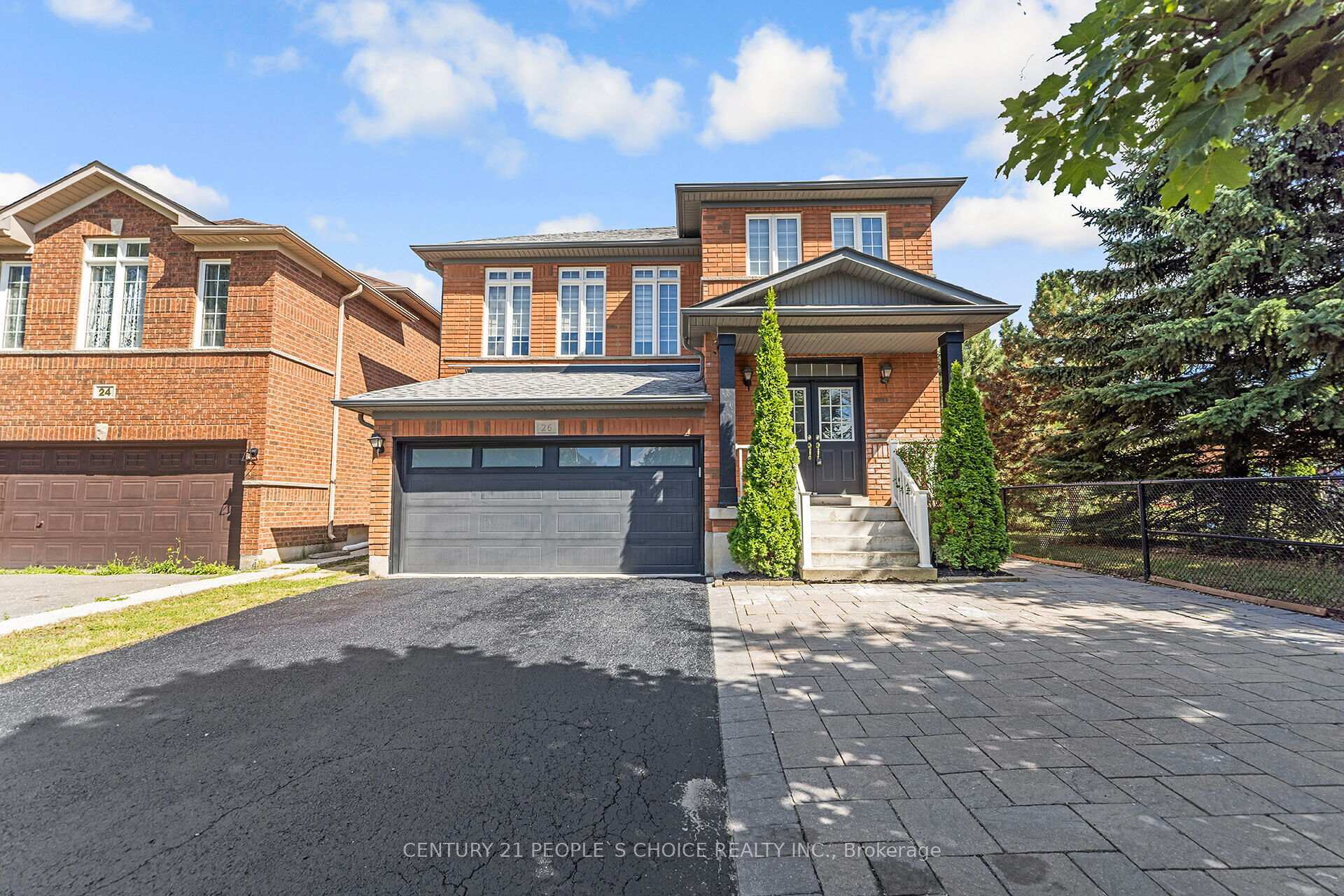 Photo de la propriété:  26 Chestermere Crescent  ON L7A 2E8 