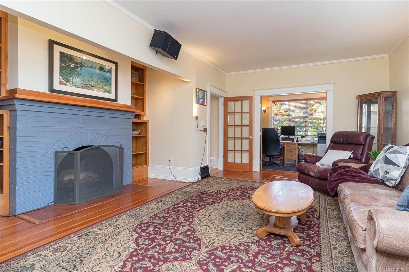 Property Photo: 2718 Roseberry Ave BC V8R 3T9