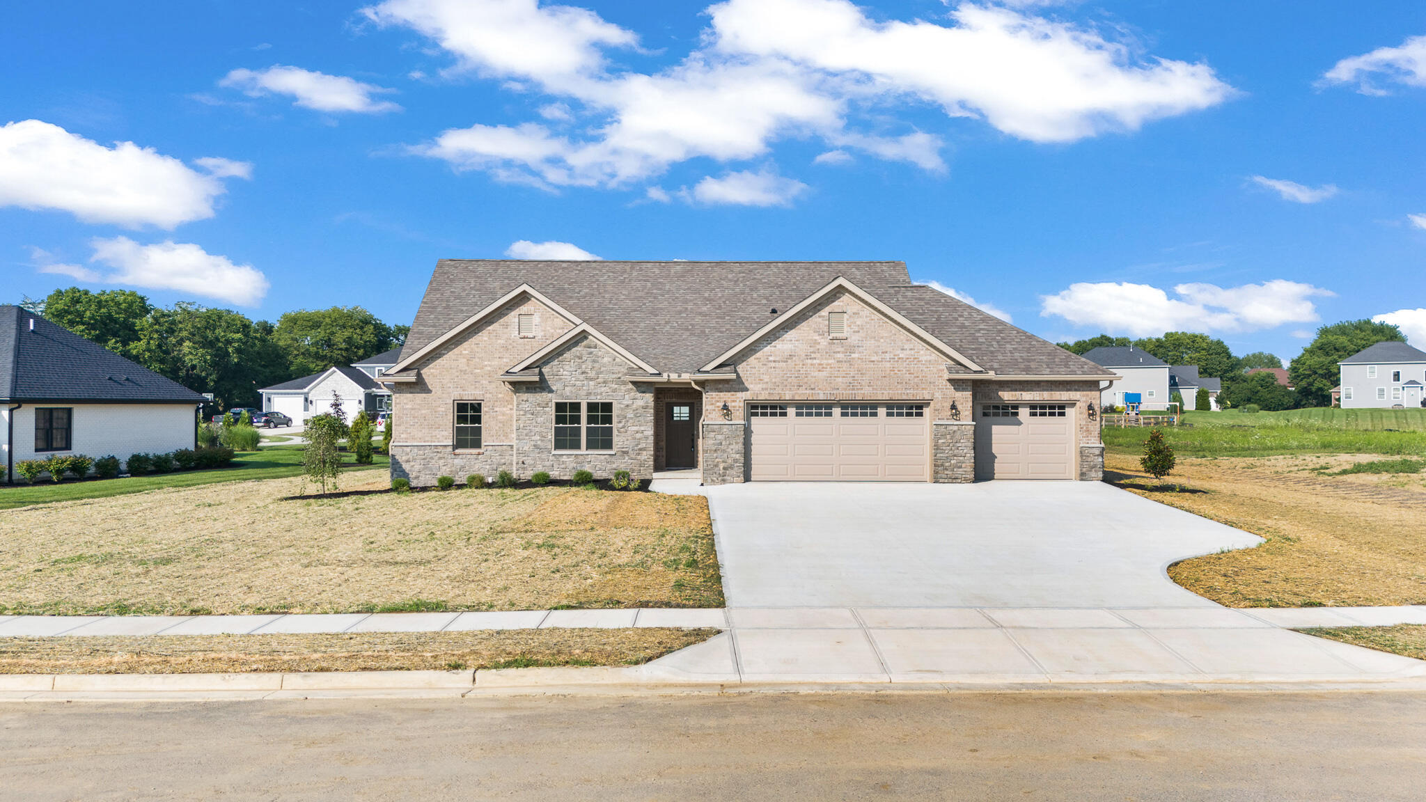 Property Photo: 2573 Pleasant View Drive OH 45373