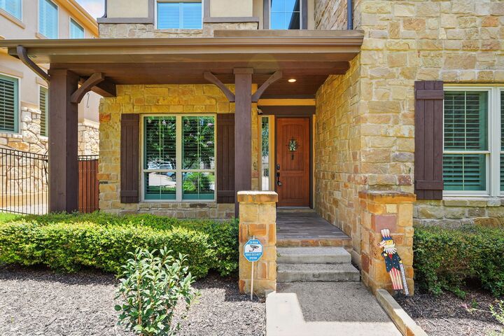 Property Photo: 15729 De Fortuna Drive TX 78738