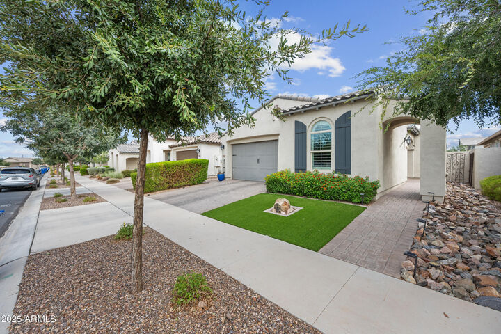 Property Photo: 10704 E Twister Avenue AZ 85212