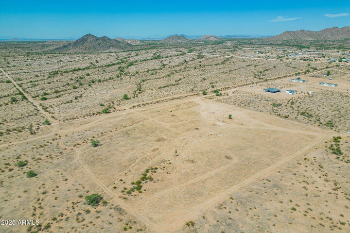 Property Photo: 29601 W Arrowhead Road 18 AZ 85193