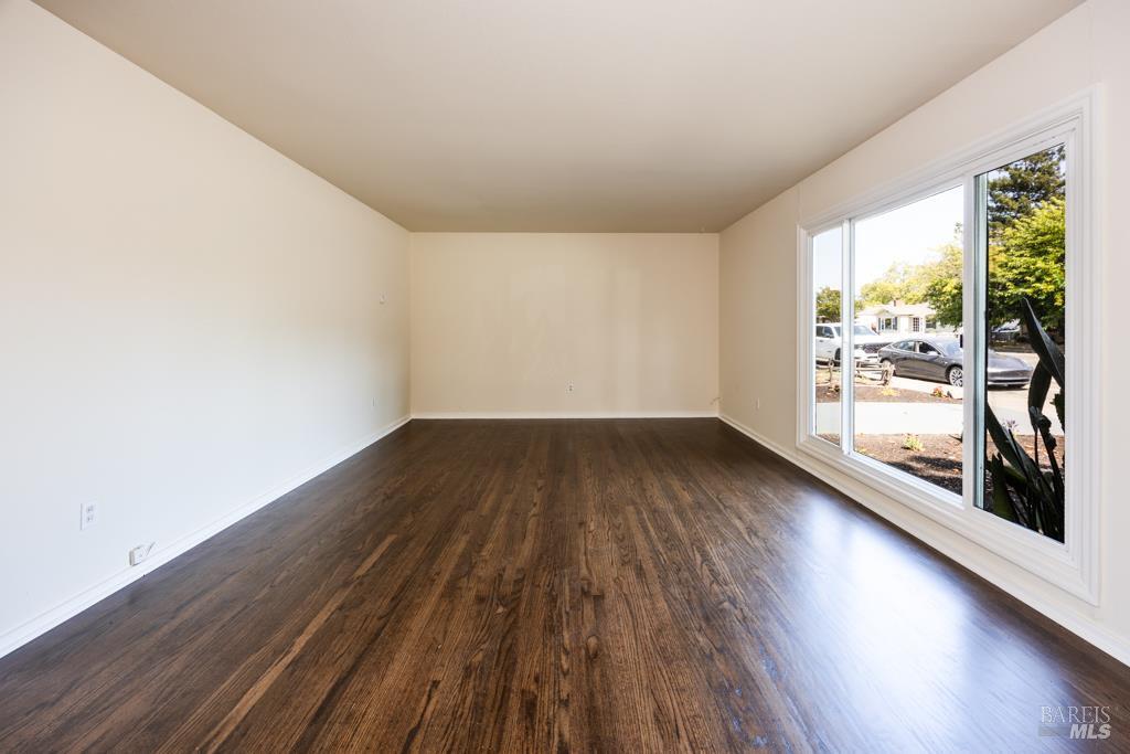 Property Photo:  2033 Sonoma Avenue  CA 95405 