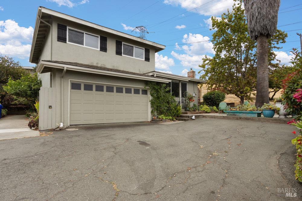 Property Photo: 2027 Vista Del Rio Street CA 94525