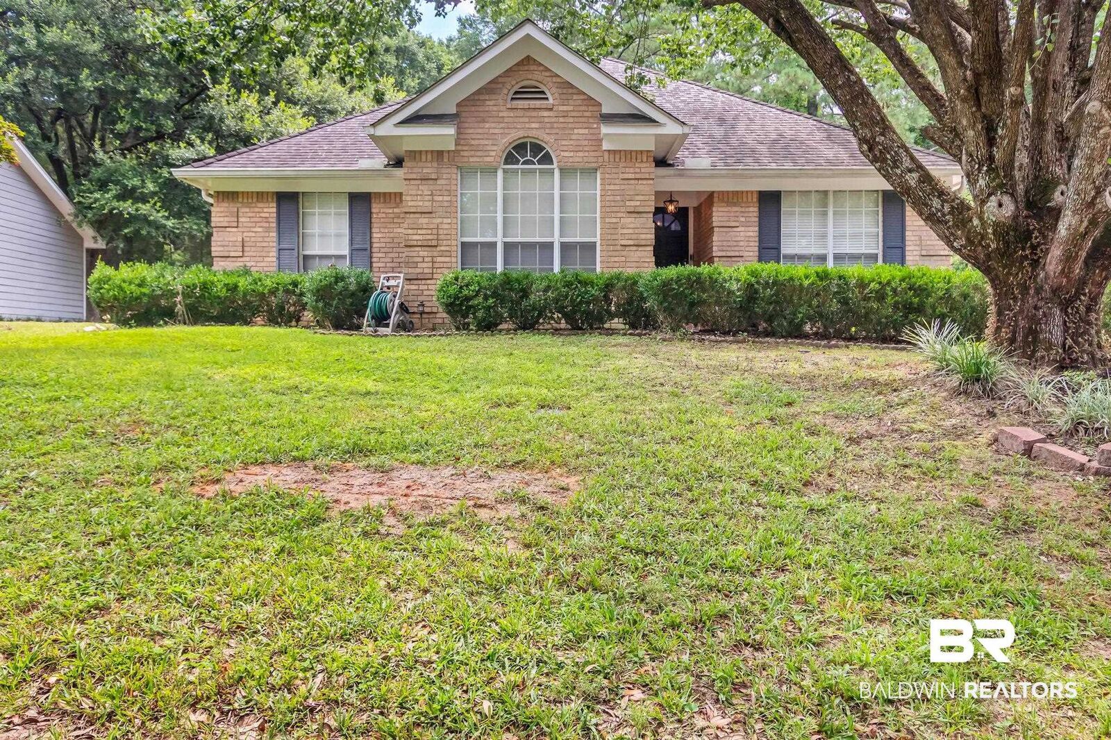 Property Photo: 169 Montclair Loop AL 36526