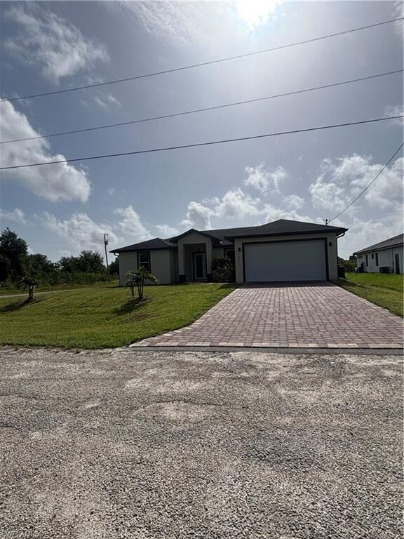 Property Photo:  104 Olive Cir  FL 33971 