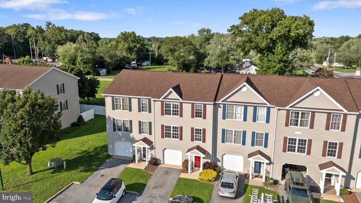 Property Photo: 32342 Cea Dag Circle 102 DE 19939