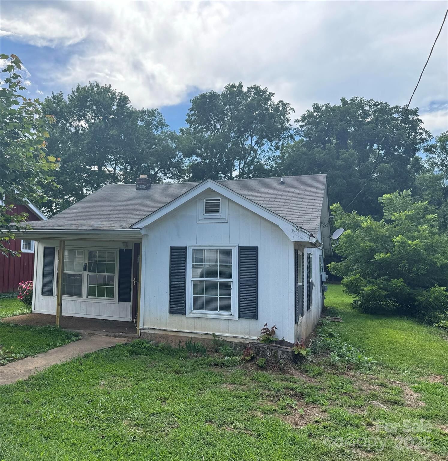 Property Photo: 269 Westwood Circle NC 28786