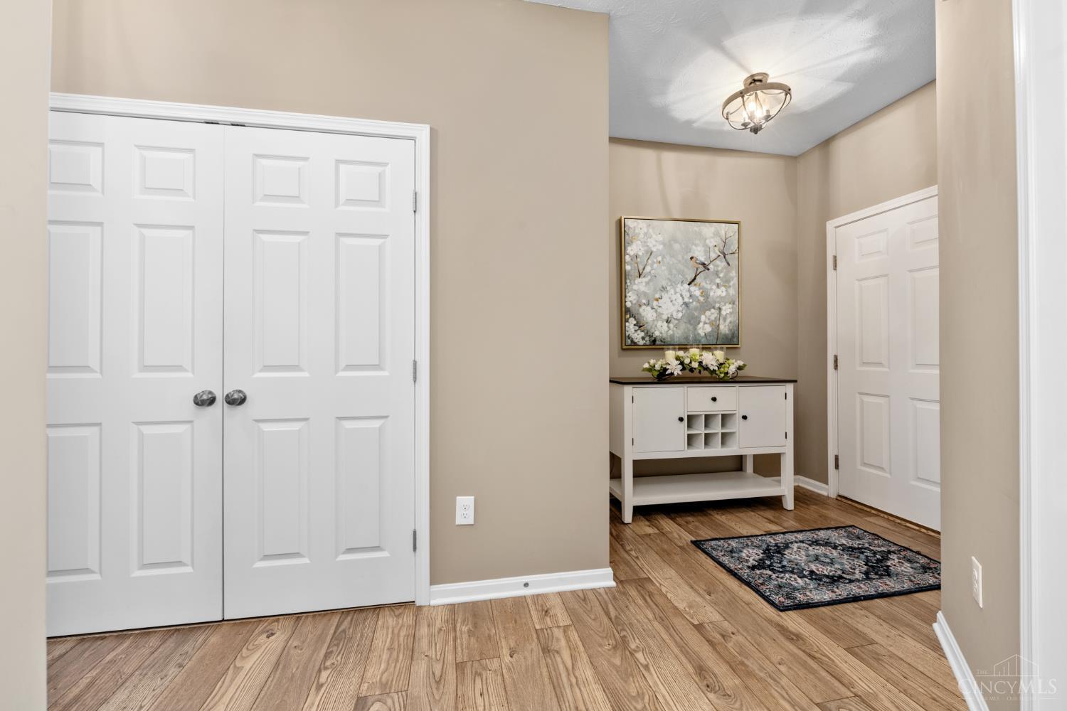 Property Photo:  537 Hafton Court  OH 45039 