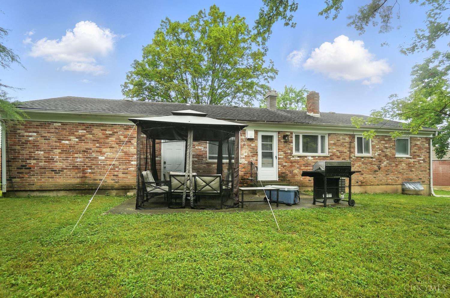 Property Photo:  309 Princess Court  OH 45215 