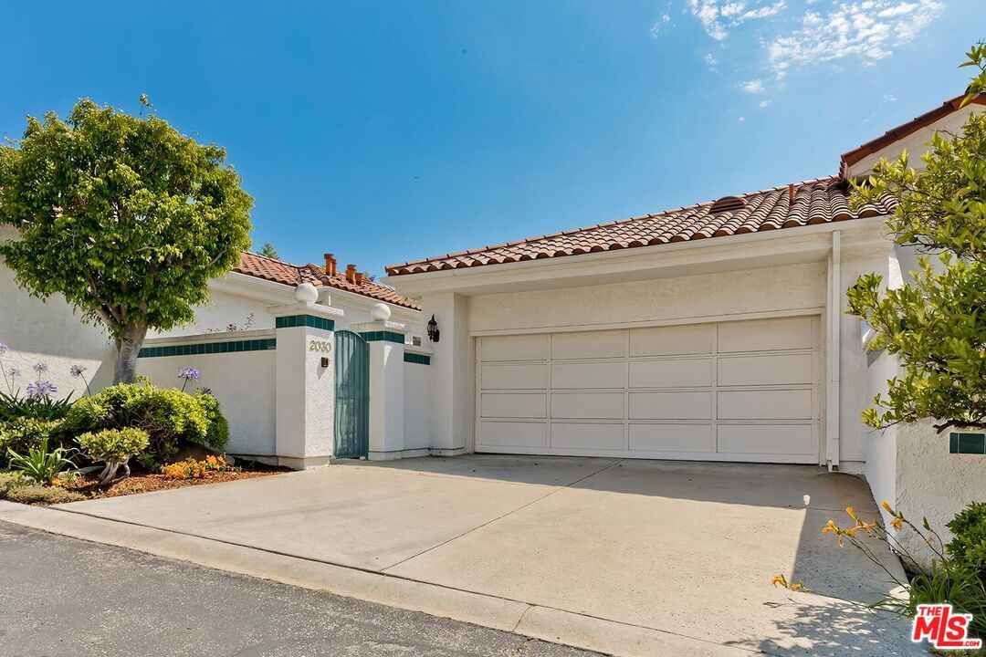 Property Photo:  2030 Palisades Dr  CA 90272 