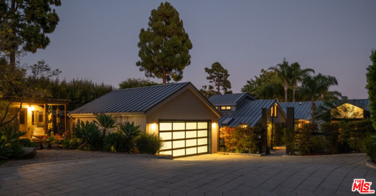 Property Photo:  28036 Sea Lane Dr  CA 90265 