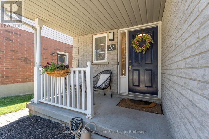 Property Photo:  87 Boulder Crescent  ON N1G 5A1 