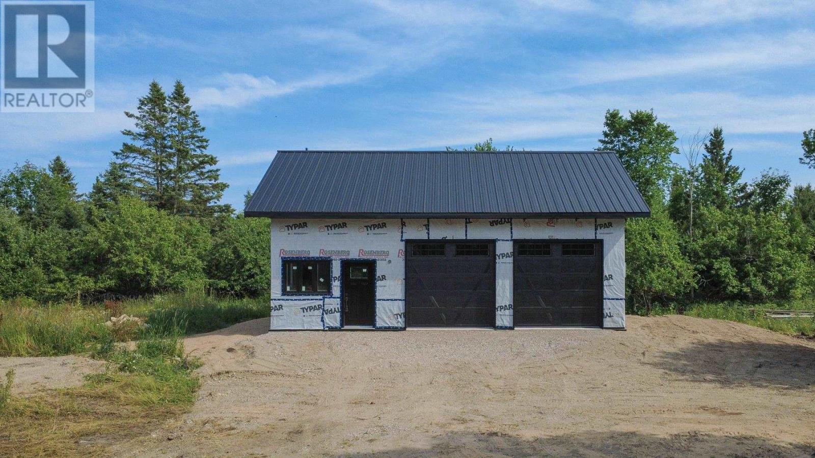 Photo de la propriété:  2331 D Line Rd  ON P0R 1J0 