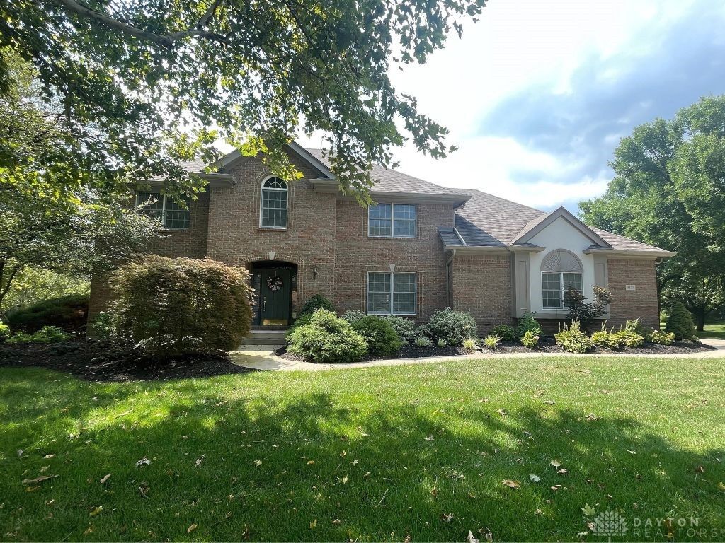 Property Photo: 9139 Indian Springs Court OH 45458