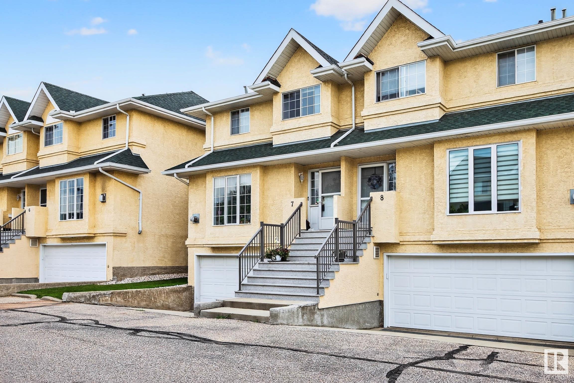 Photo de la propriété: 2419 133 Avenue NW 7 AB T5A 5A5
