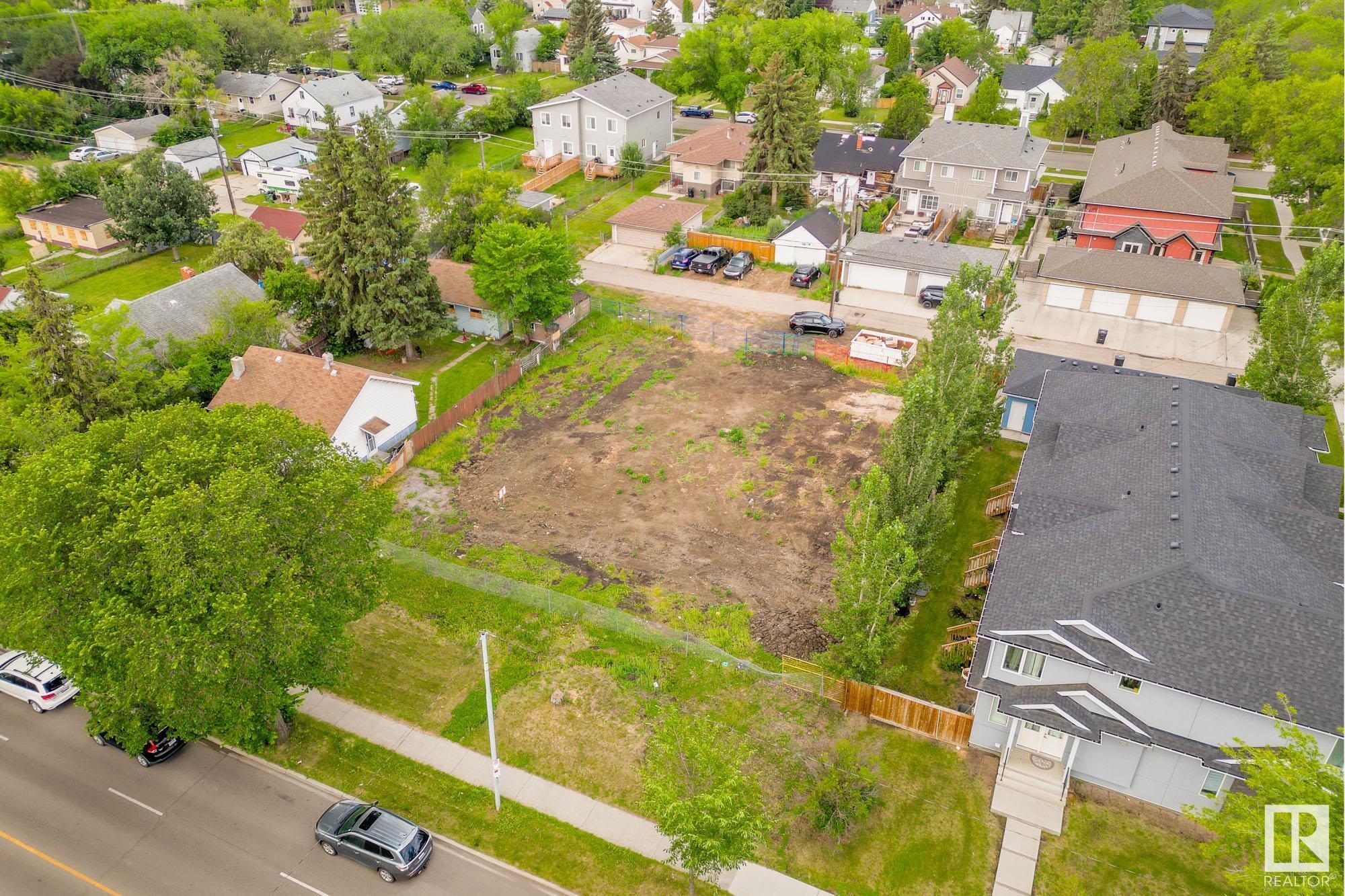 Photo de la propriété:  11240 101 Street NW  AB T5G 2A5 