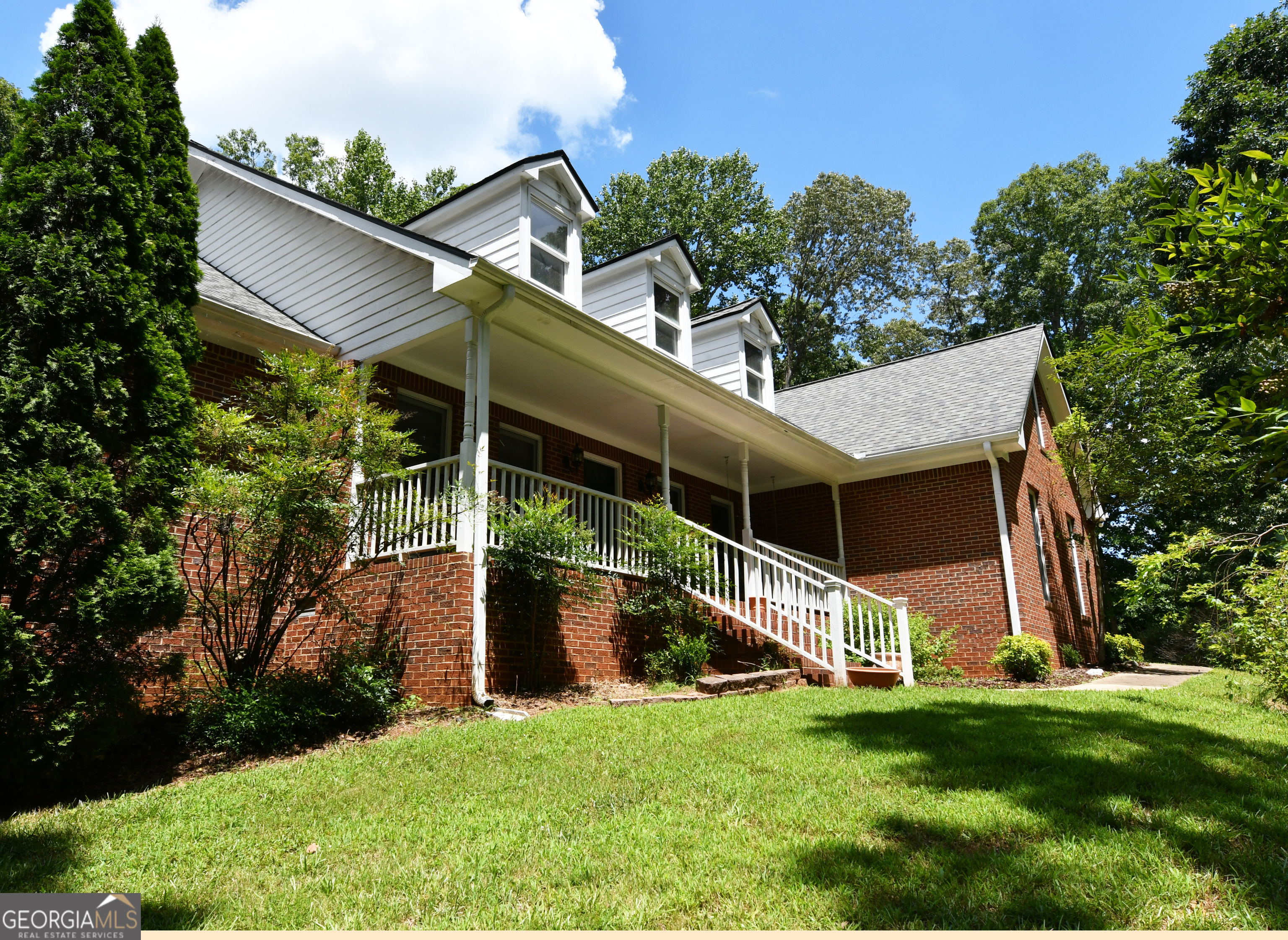 Property Photo: 336 Oconee Lane Lane GA 30529