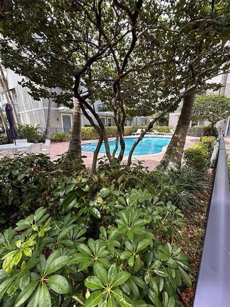 Property Photo:  2261 NE 9th Ave 2261  FL 33305 