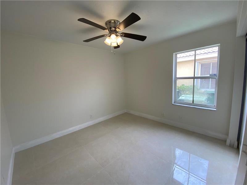 Property Photo:  4276 Pine Ridge Ct  FL 33331 