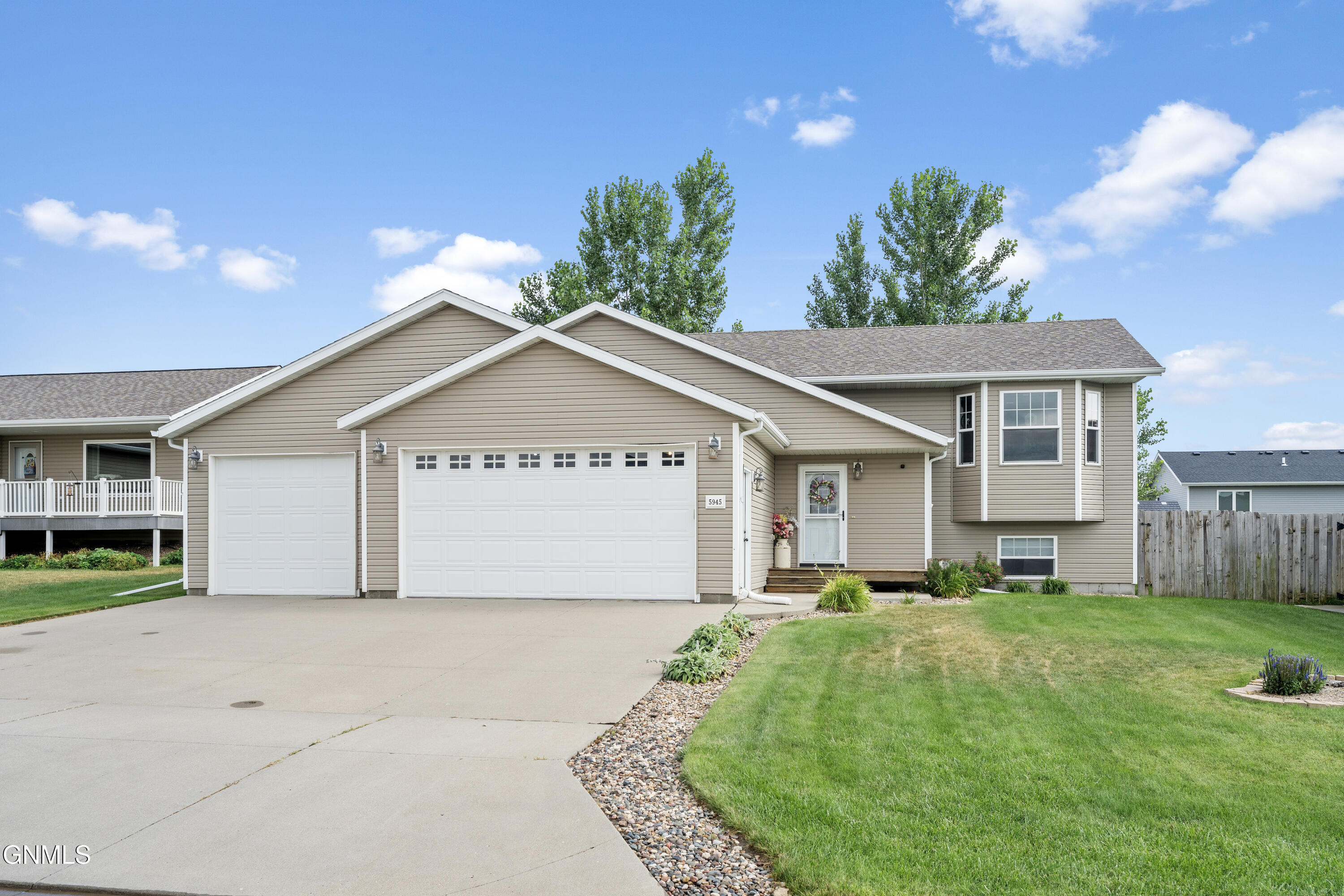 5945 28th Avenue SE  Bismarck ND 58504 photo