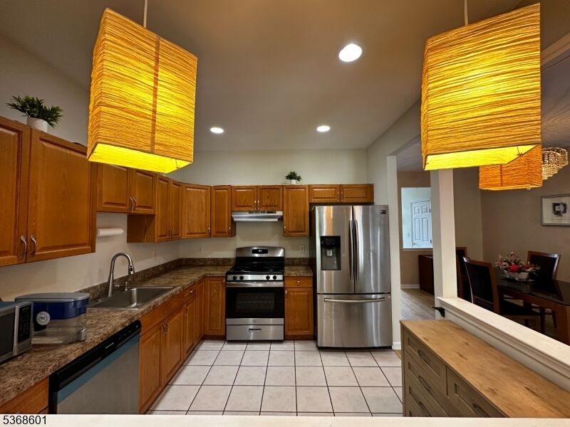 Property Photo:  142 Summerhill Dr  NJ 07950 