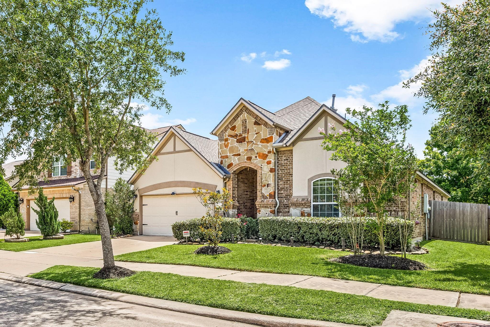 Property Photo: 6230 Ledger Lane TX 77459