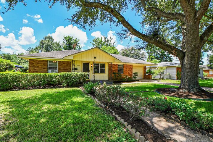 5829 Jackwood Street  Houston TX 77074 photo