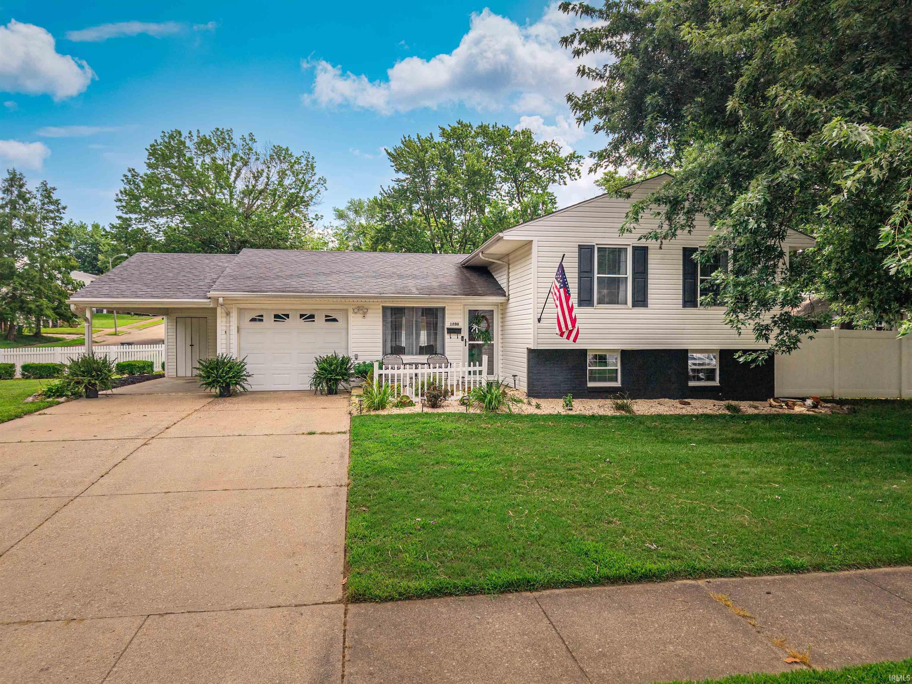 1208 Stonebridge Road  Evansville IN 47710-4364 photo