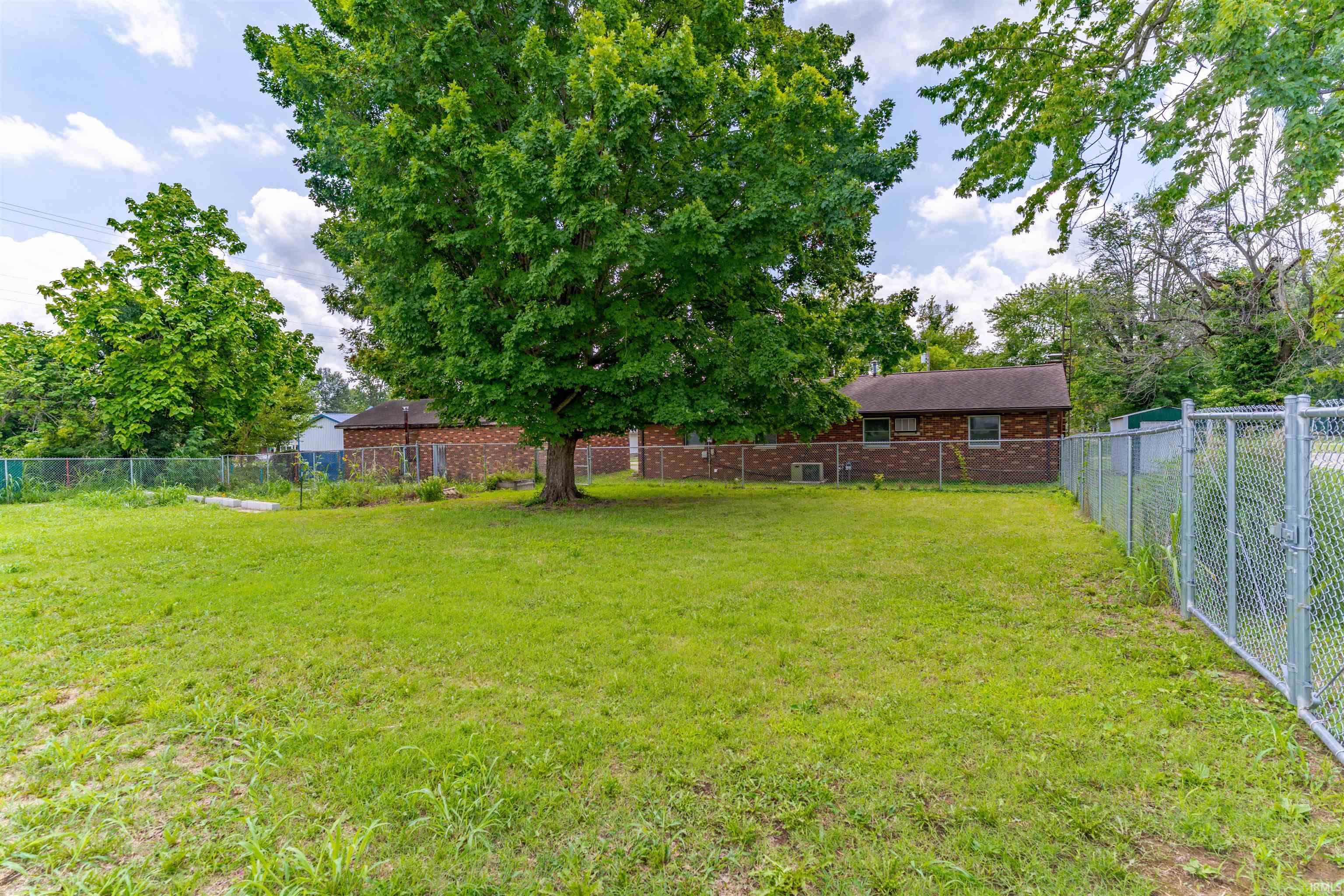 Property Photo: 131 W Oak Street IN 47660