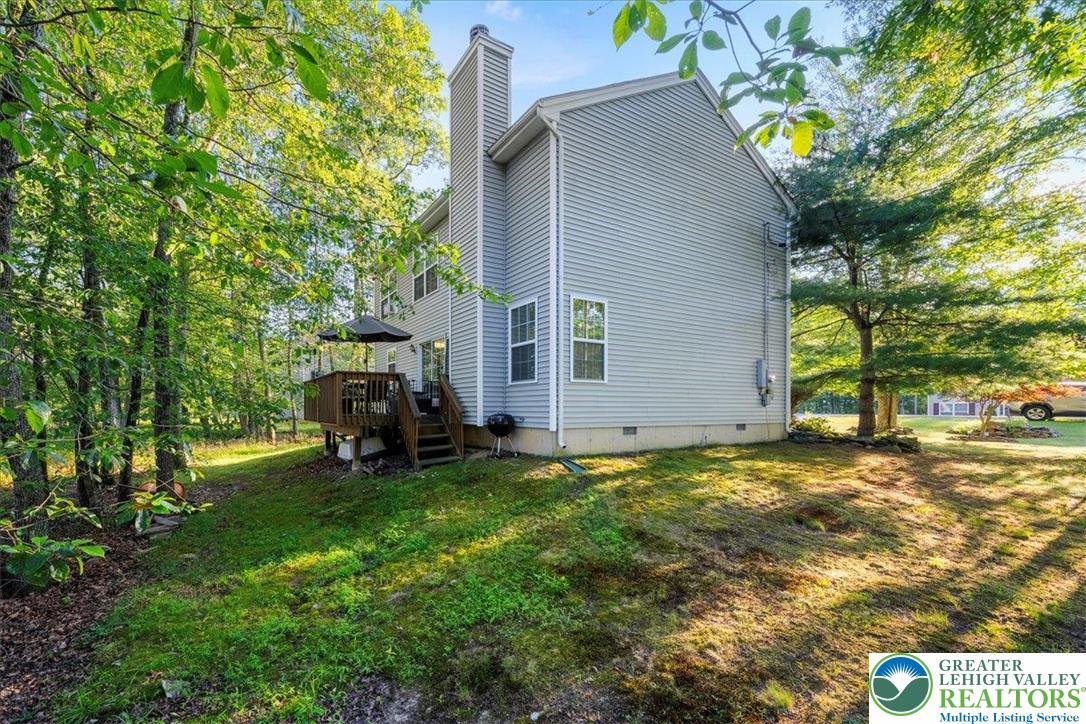 Property Photo:  223 Kensington Drive  PA 18324 