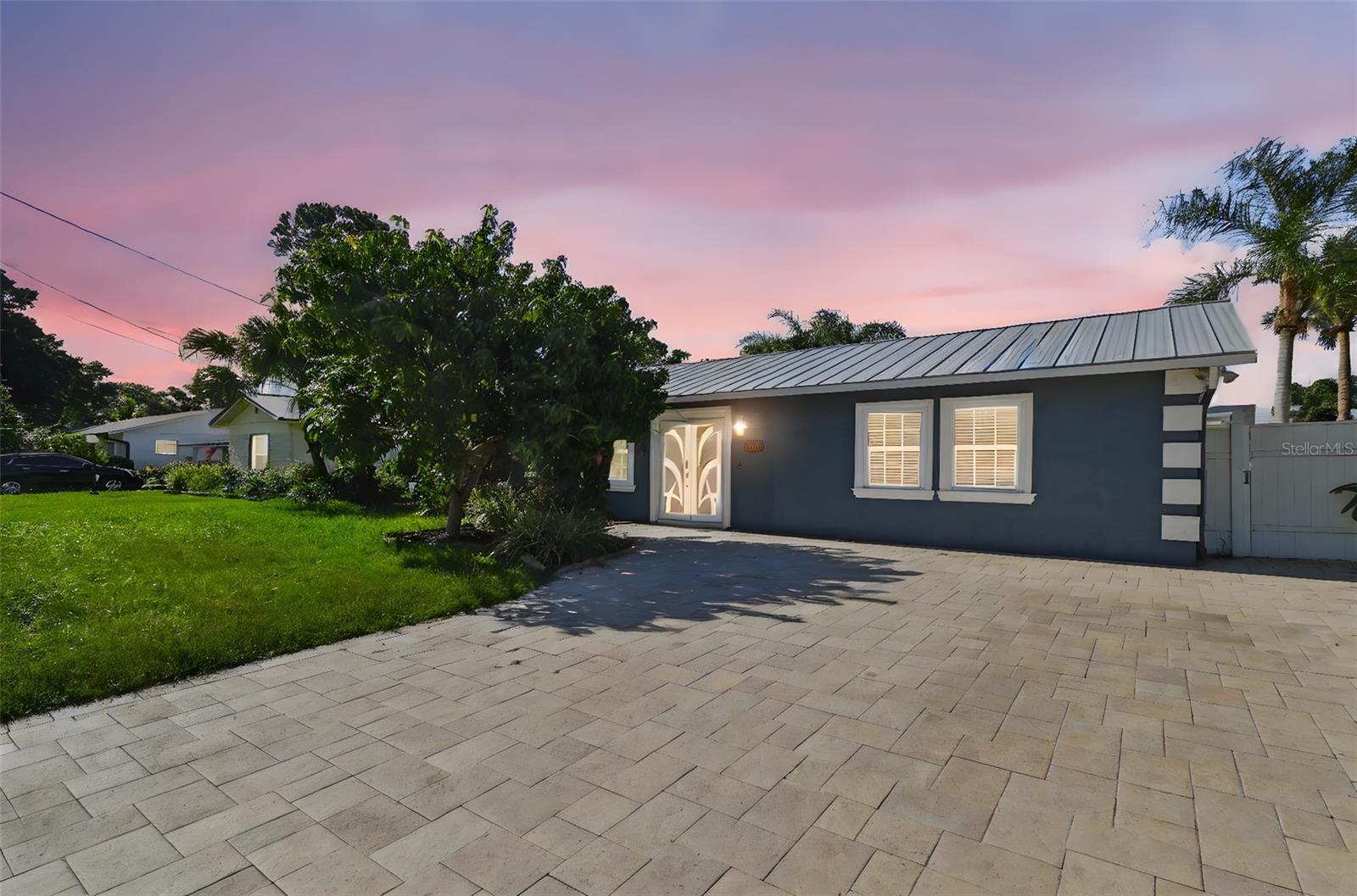 Property Photo:  8708 Thornwood Lane  FL 33615 