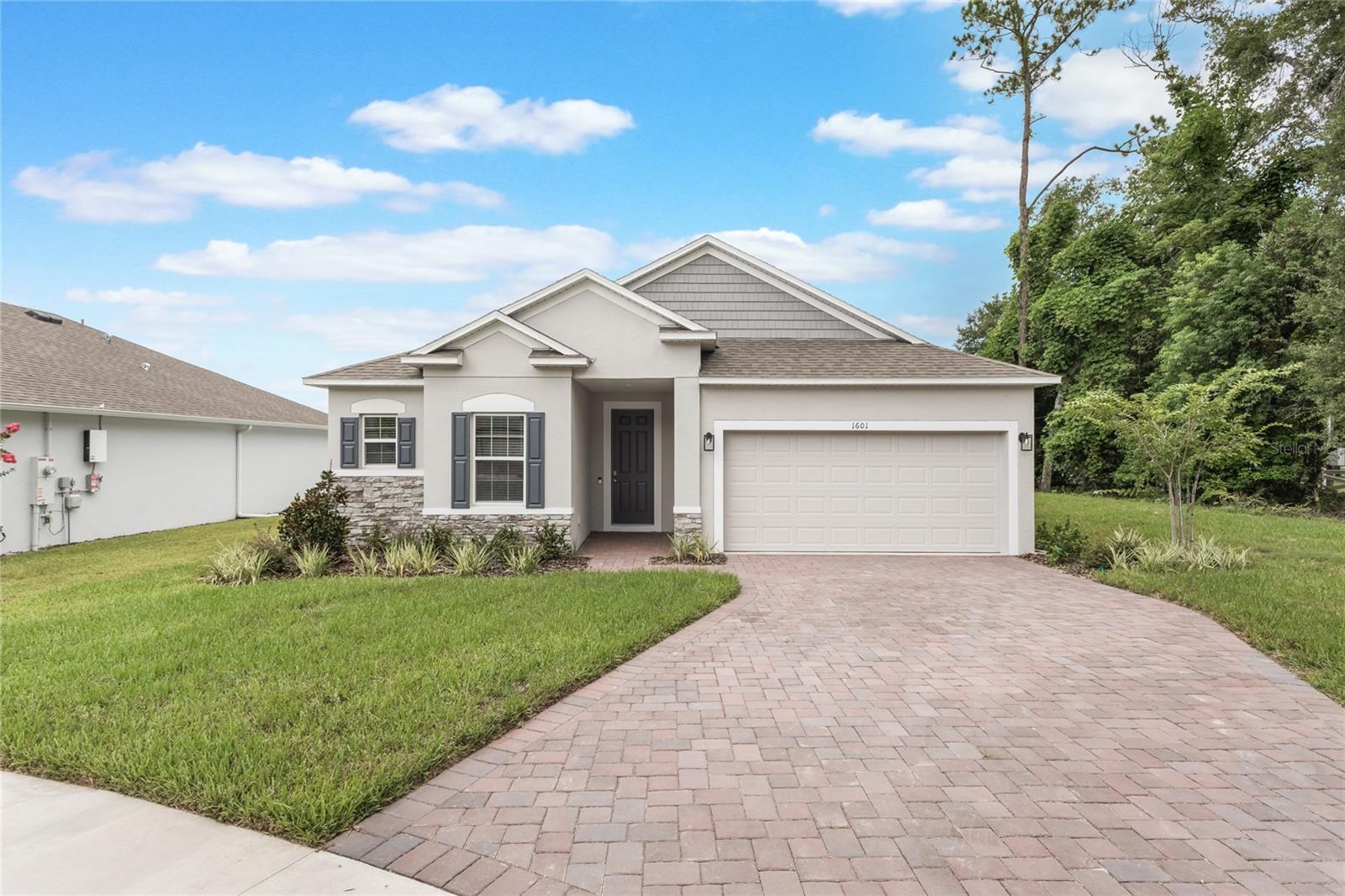 Property Photo: 1601 Andover Ridge Drive FL 32720