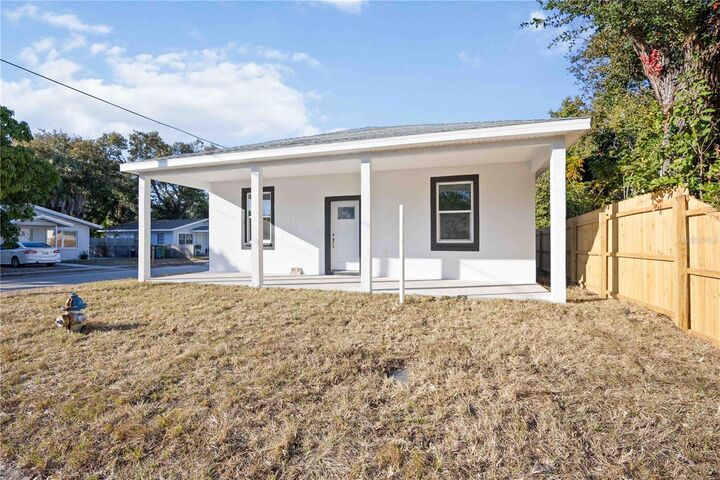 Property Photo:  520 12th Avenue W  FL 34205 