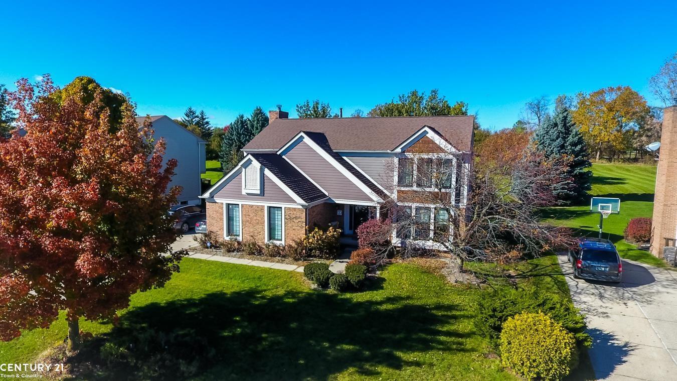 Property Photo:  2380 Pleasant View Drive  MI 48306 