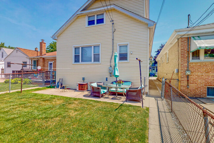 Property Photo:  4130 N Oketo Avenue  IL 60706 