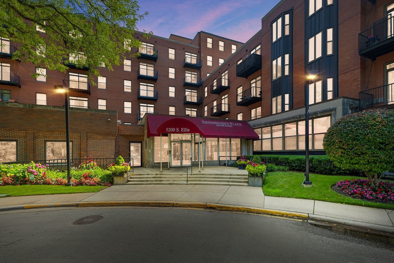 Property Photo: 5200 S Ellis Avenue 313 IL 60615