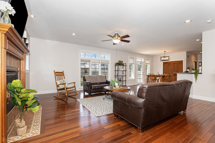 Property Photo:  1819 Country Hills Drive  IL 60560 