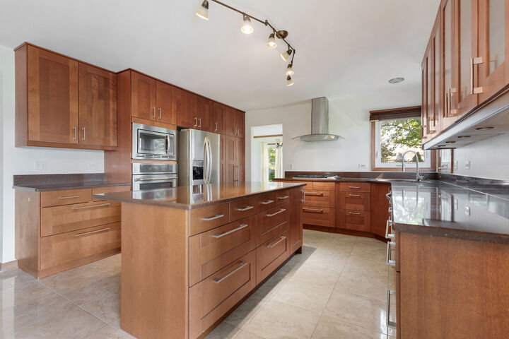 Property Photo:  775 Harmon Boulevard  IL 60169 