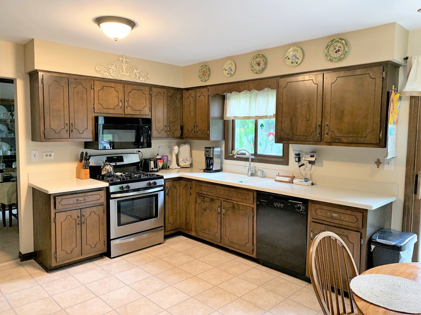 Property Photo:  162 N Canyon Drive  IL 60490 
