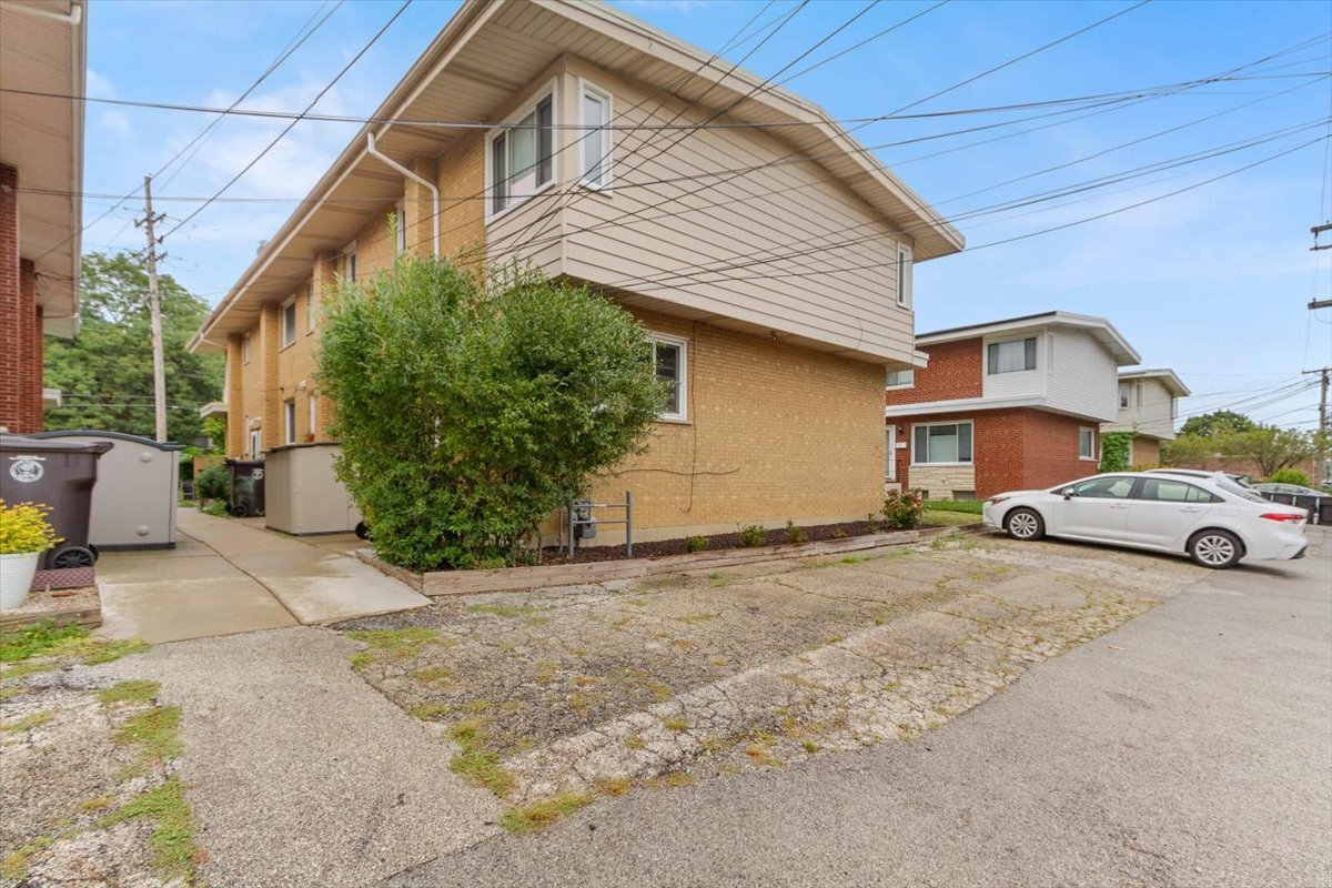 Property Photo:  3507 Church Street B  IL 60201 