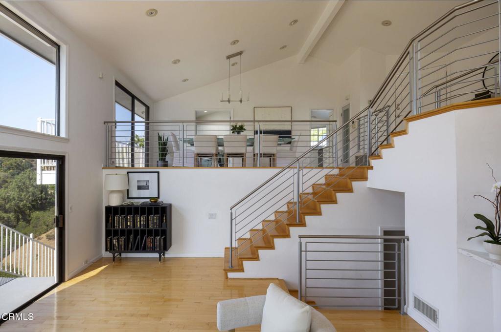 Property Photo:  363 Patrician Way  CA 91105 