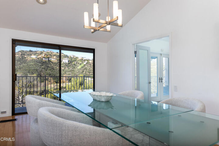 Property Photo:  363 Patrician Way  CA 91105 