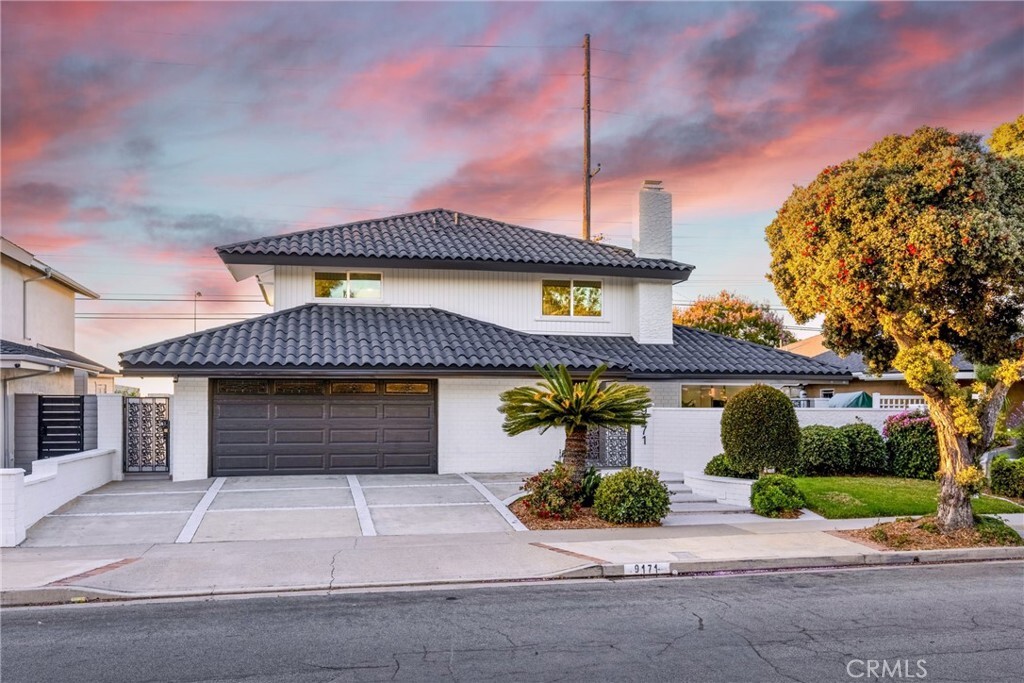 9171 Regatta Drive  Huntington Beach CA 92646 photo
