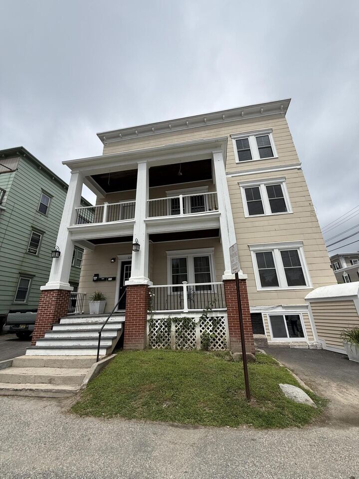 Property Photo:  128 Pine Street  ME 04240 