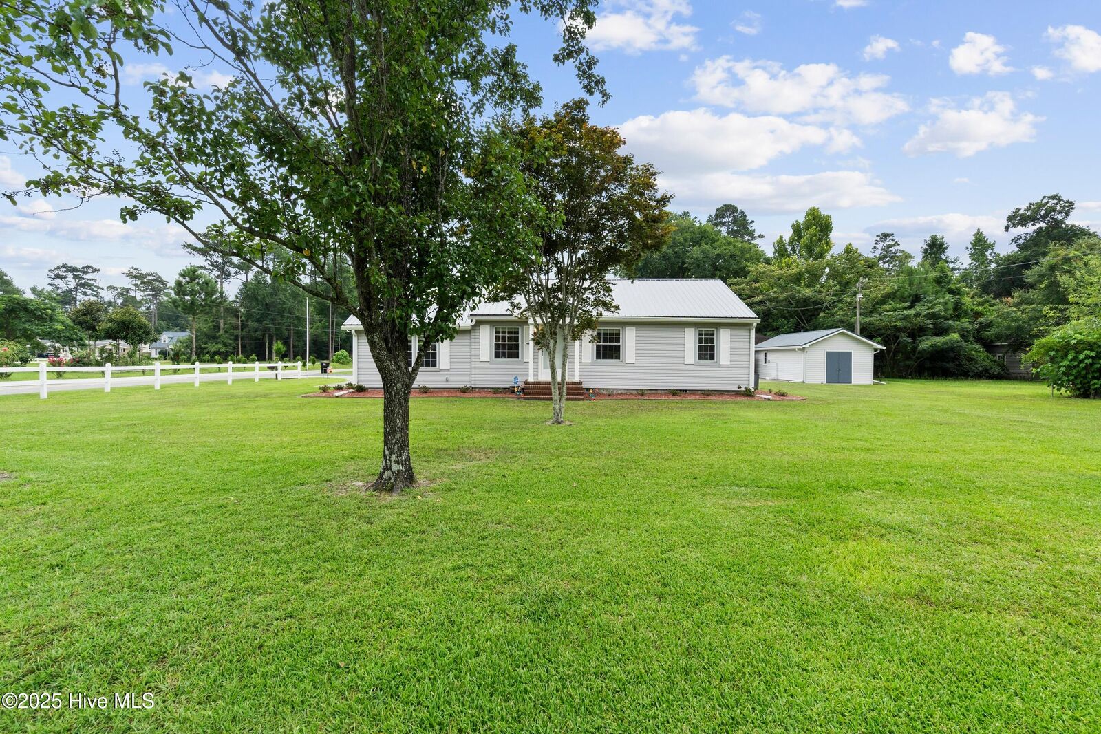 Property Photo:  21 Sheridan Drive  NC 28401 