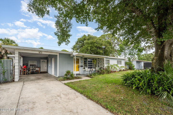 Property Photo: 1212 Purdue Way FL 32922