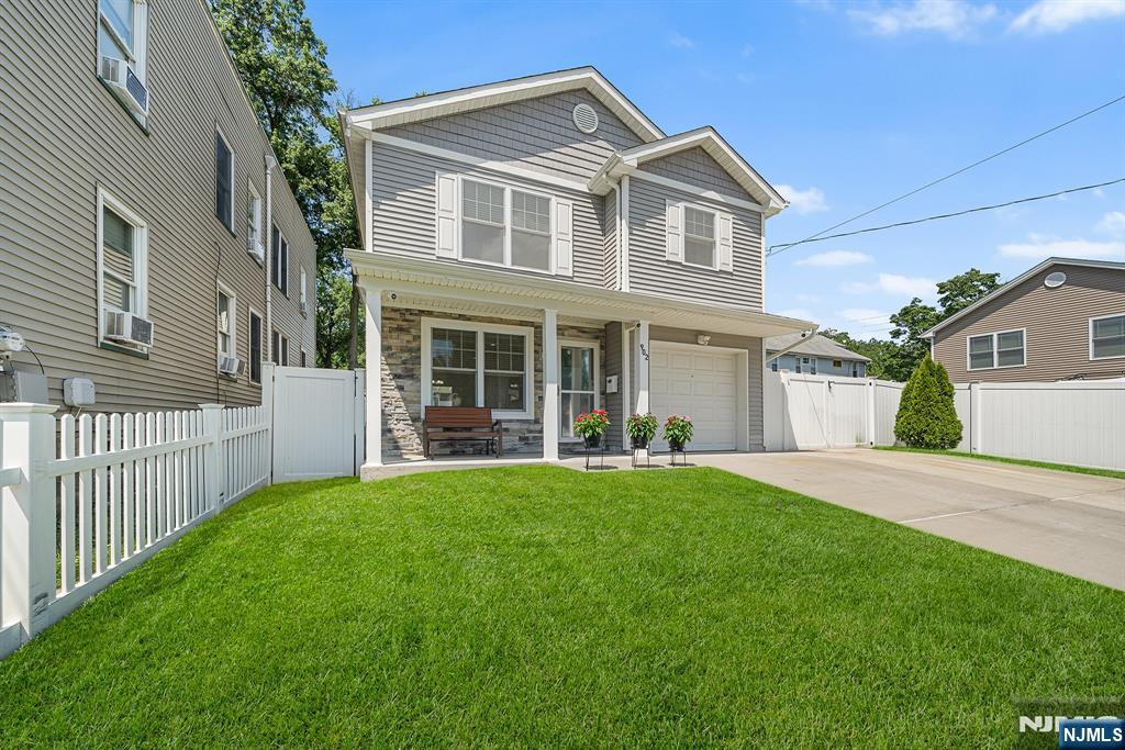 Property Photo:  902 Spruce Street  NJ 07203 