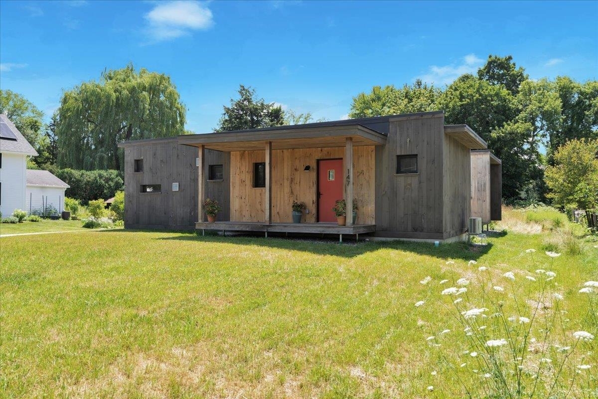Property Photo: 868 Falls Road VT 05482