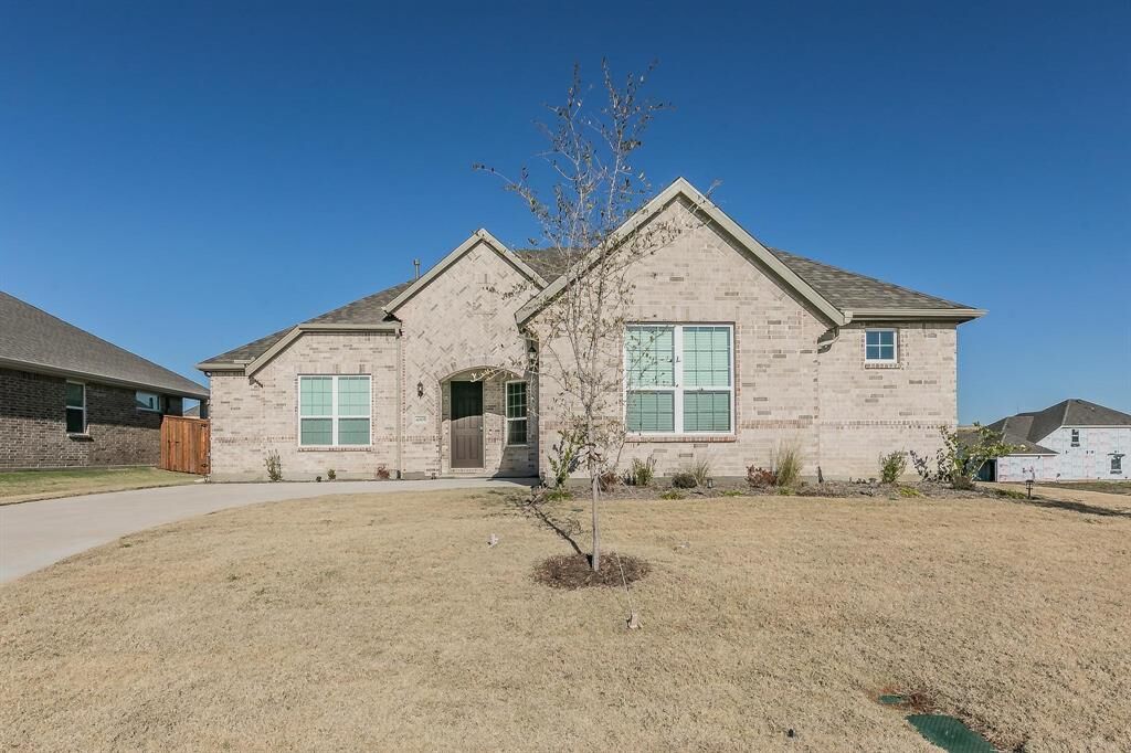 Property Photo:  4305 Noble Lane  TX 76065